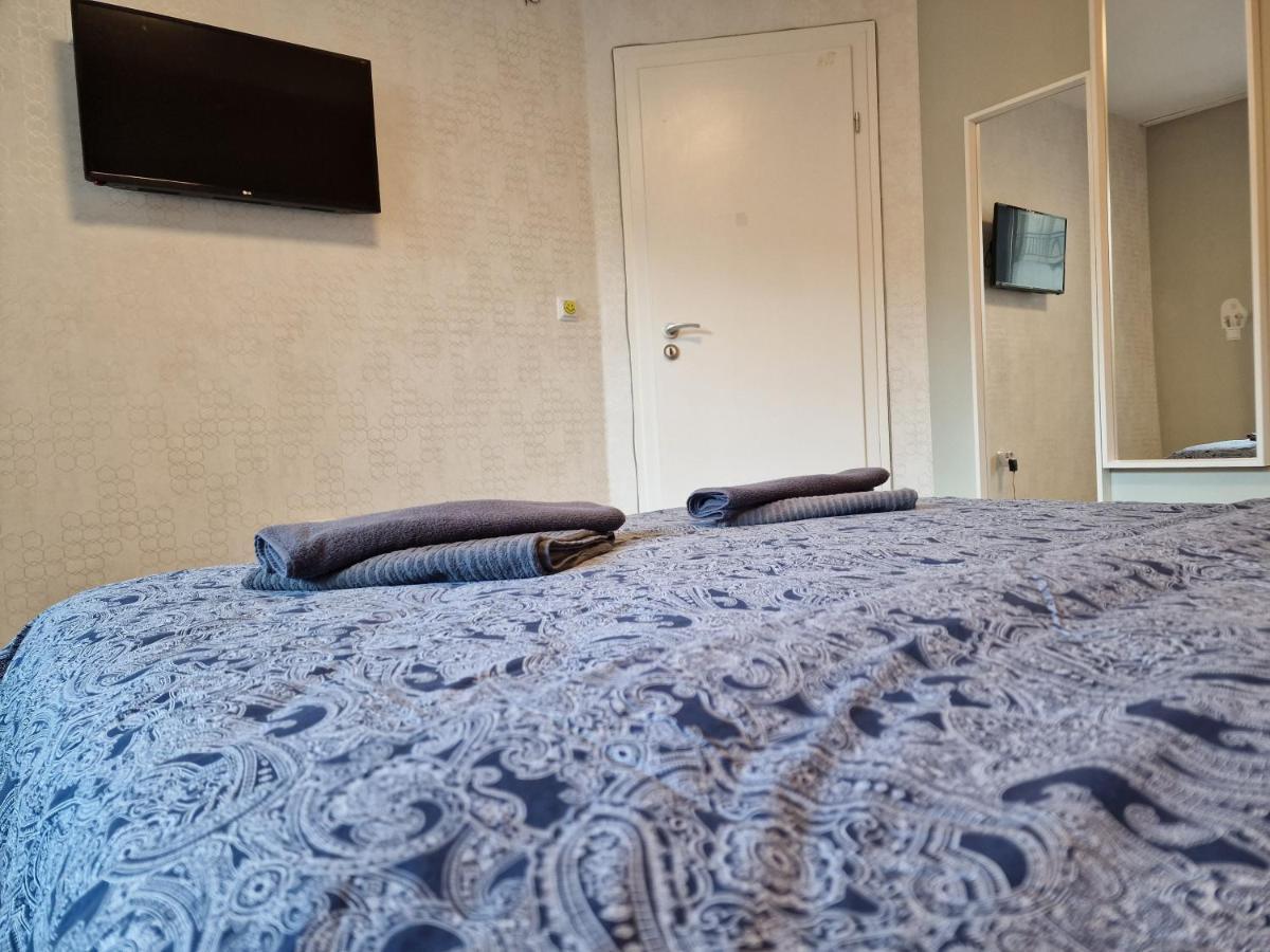 Marsselis Luxe Port Apartment Varna Exteriör bild