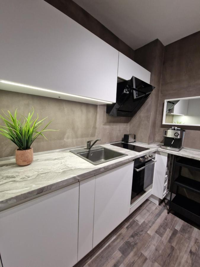 Marsselis Luxe Port Apartment Varna Exteriör bild