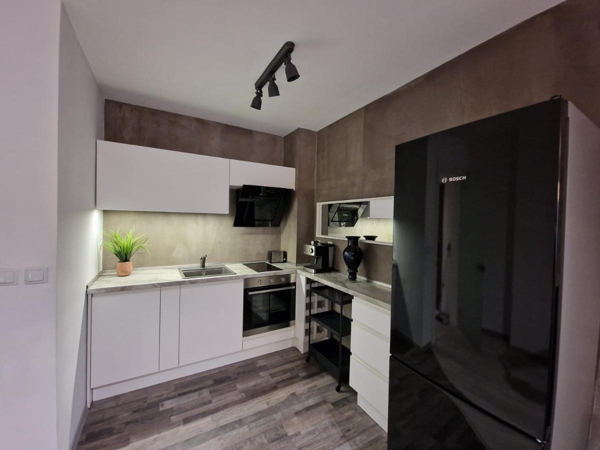 Marsselis Luxe Port Apartment Varna Exteriör bild