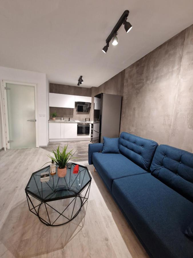Marsselis Luxe Port Apartment Varna Exteriör bild