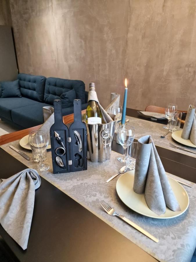 Marsselis Luxe Port Apartment Varna Exteriör bild